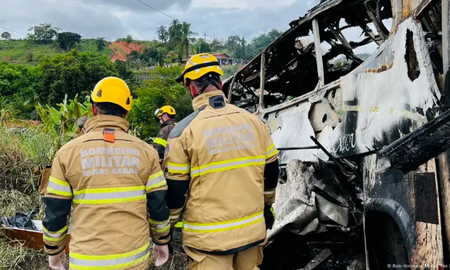 Fue en el estado brasileño de Minas Gerais; el incidente tuvo como protagonistas a un autobús, un camión y un auto particular. Fue en el estado brasileño de Minas Gerais; el incidente tuvo como protagonistas a un autobús, un camión y un auto particular.