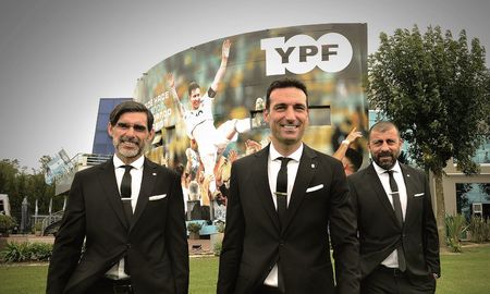 Scaloni, Ayala y Samuel, integrantes del cuerpo técnico y entrenador de la Selección Argentina de fútbol, recorrieron este domingo el predio donde harán base en el mundial.&nbsp;