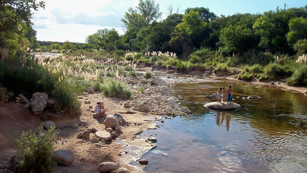 Paso de las Tropas cuenta con un entorno sorprendete con su combinación de sectores agrestes y zonas más equipadas. Paso de las Tropas cuenta con un entorno sorprendete con su combinación de sectores agrestes y zonas más equipadas.