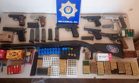 Barrio Roma: secuestraron un arsenal en un allanamiento Barrio Roma: secuestraron un arsenal en un allanamiento