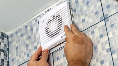 Cómo limpiar el extractor del baño con un truco casero y sin desarmarlo