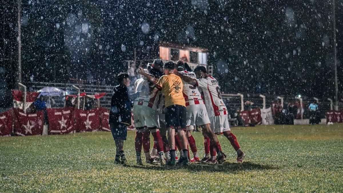 Colón de San Justo goleó a Libertad de Sunchales. Foto: Colón and Roll.