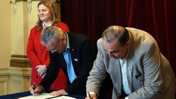 Municipalidad y Provincia firmaron un convenio para concluir las obras en el Teatro Municipal