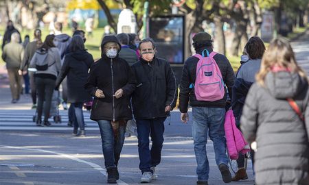 Alertan por la leve suba de casos de covid en el Área Metropolitana de Buenos Aires. Alertan por la leve suba de casos de covid en el Área Metropolitana de Buenos Aires.