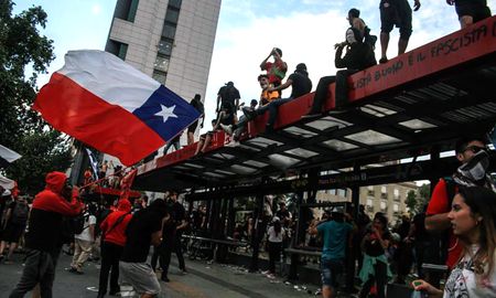 25/10/19 La marcha más grande de Chile. Foto: Rudy Muñoz / La Tercera 25/10/19 La marcha más grande de Chile. Foto: Rudy Muñoz / La Tercera