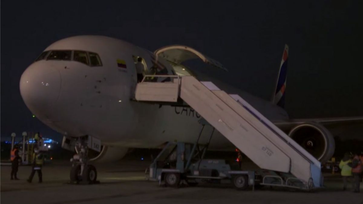 Llegaron más de 500 mil vacunas de AstraZeneca donadas por CanadáFoto NA: Captura.