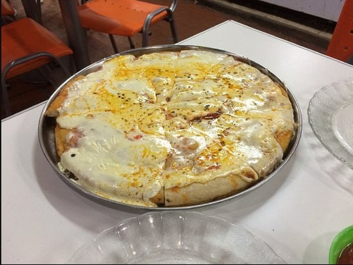 Fue viral: comieron hasta quedar pipones y no podían creer la suma que mostraba el ticket