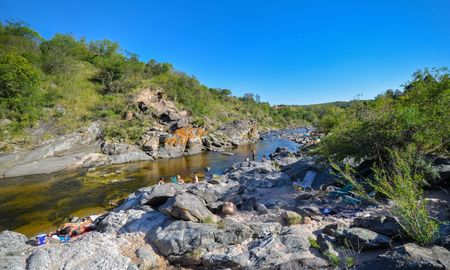 Los senderos de Cuesta Blanca conectan con ecosistemas de alta montaña, donde es posible avistar especies de flora autóctona como el tabaquillo y el coco. Los senderos de Cuesta Blanca conectan con ecosistemas de alta montaña, donde es posible avistar especies de flora autóctona como el tabaquillo y el coco.