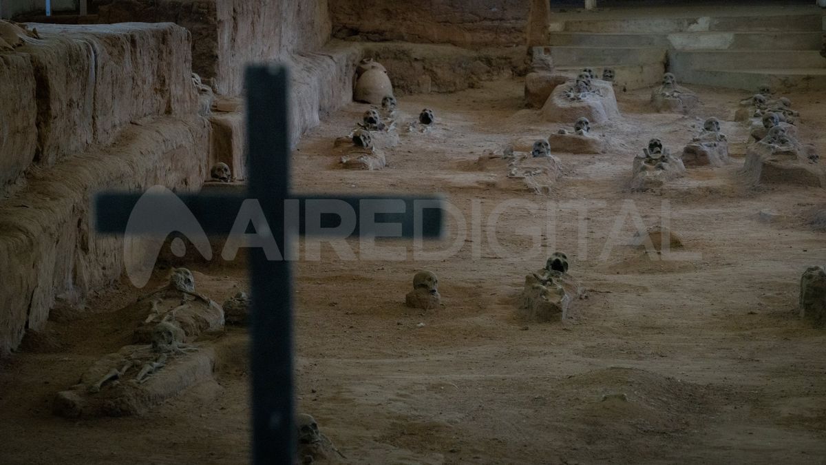 En el templo de San Francisco están las réplicas de los esqueletos de los primeros santafesinos.