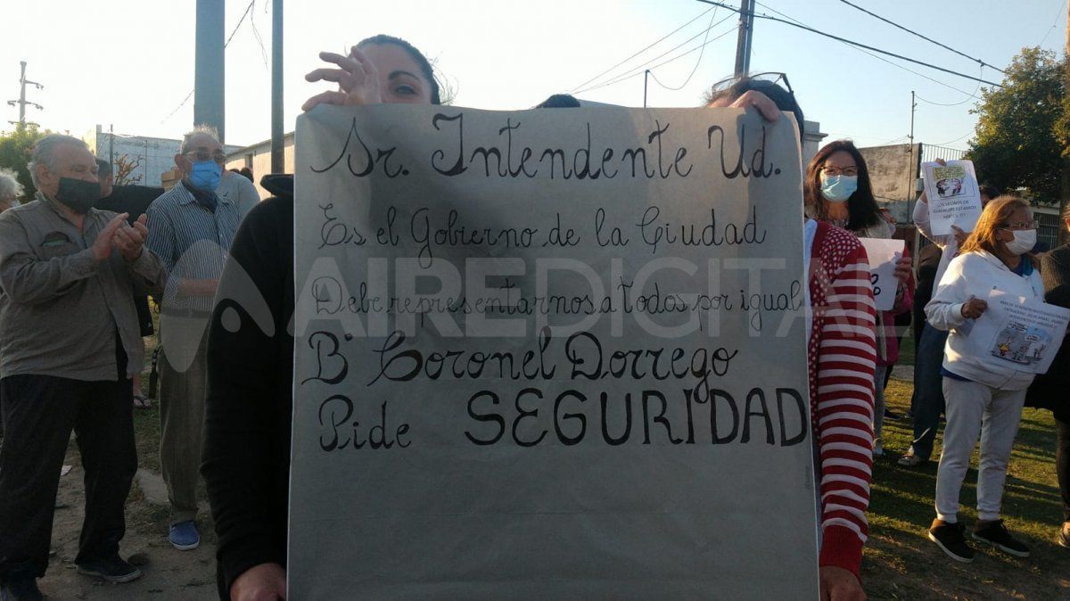 El mensaje al intendente de la ciudad, Emilio Jatón, en la manifestación de vecinos de barrio Guadalupe en reclamo de seguridad.
