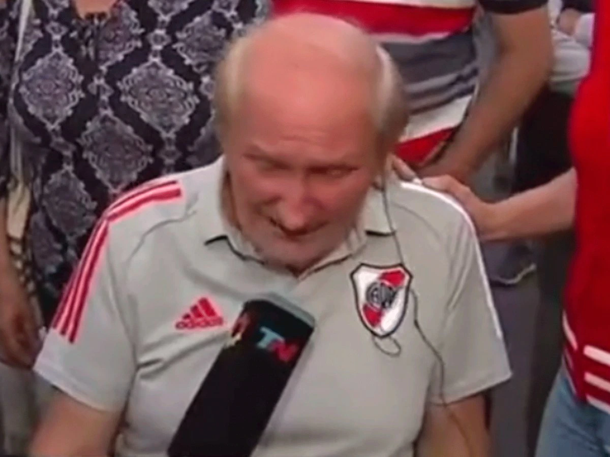 "Quiero agradecer a Alberto y a Cristina, que largan a los chorros, a todos los asesinos, a los matones, a matar gente buena a la calle. Gracias Alberto y gracias Cristina. Y gracias Guillermo Moreno", sostuvo el hombre conmocionado.