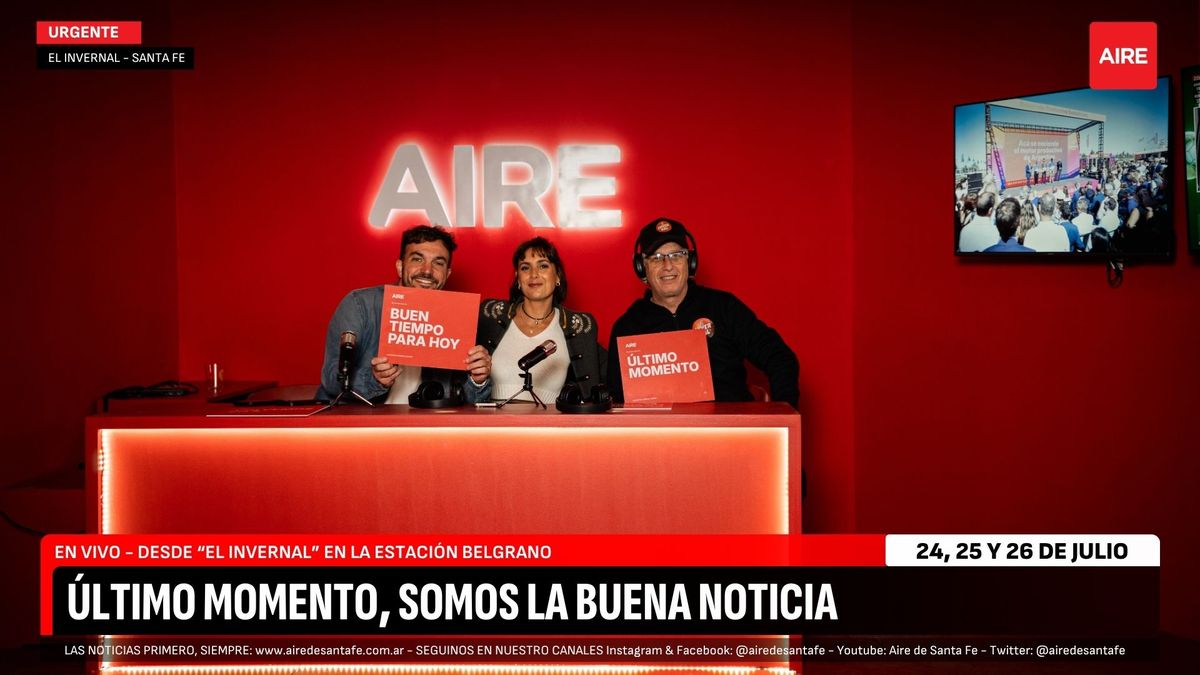 La gran comunidad de AIRE se sentó a la mesa de conductores y posó frente a las cámaras para vivir la experiencia del multimedios.