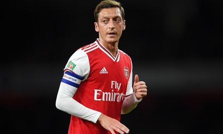 el arsenal acordo reducir los salarios, pero hay una figura que esta disconforme el arsenal acordo reducir los salarios, pero hay una figura que esta disconforme