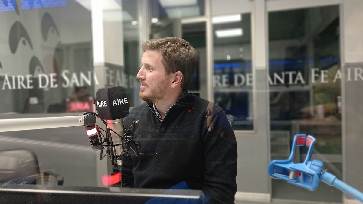 “Los jóvenes están viendo cómo, lamentablemente, en las últimas décadas por malas decisiones están pagando las consecuencias, y piensan que si no se pueden ir están casi condenados”, opinó el legislador nacional.