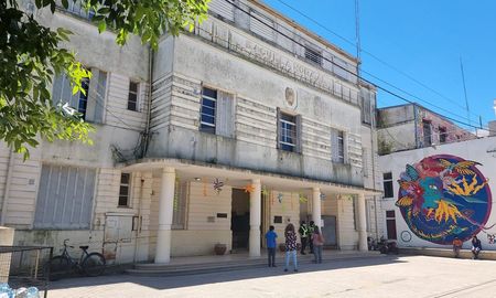 Coronda vota en una jornada a pleno sol. Coronda vota en una jornada a pleno sol.