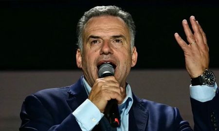El candidato del Frente Amplio se enfrentará con una coalición de partidos de Centro-Derecha. El candidato del Frente Amplio se enfrentará con una coalición de partidos de Centro-Derecha.