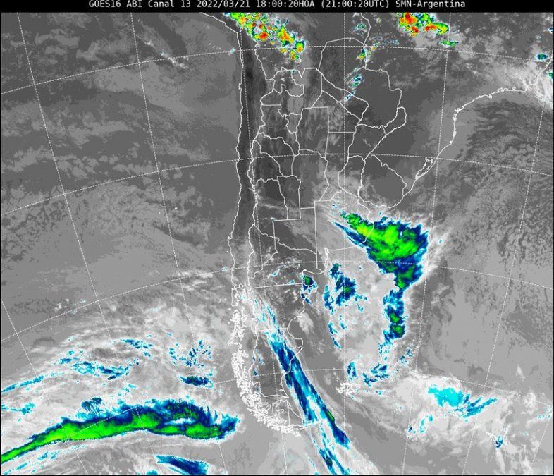 En la imagen satelital puede observarse la nubosidad cubriendo el sur de la provincia, donde interactúa el aire cálido y húmedo que ingresa desde el norte, con el frío que ingresa desde el sur.