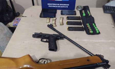 un policia implicado en una causa por usurpacion con armas de fuego en rosario un policia implicado en una causa por usurpacion con armas de fuego en rosario