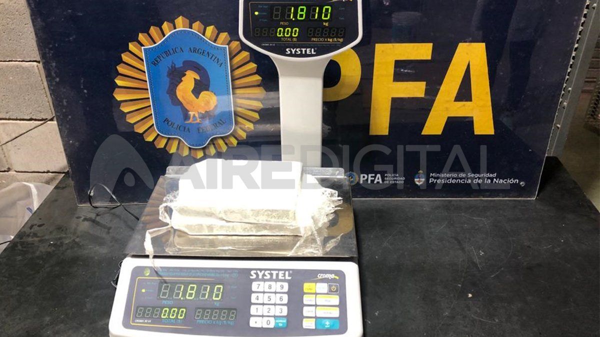 Parte de los estupefacientes recolectados durante los allanamientos.