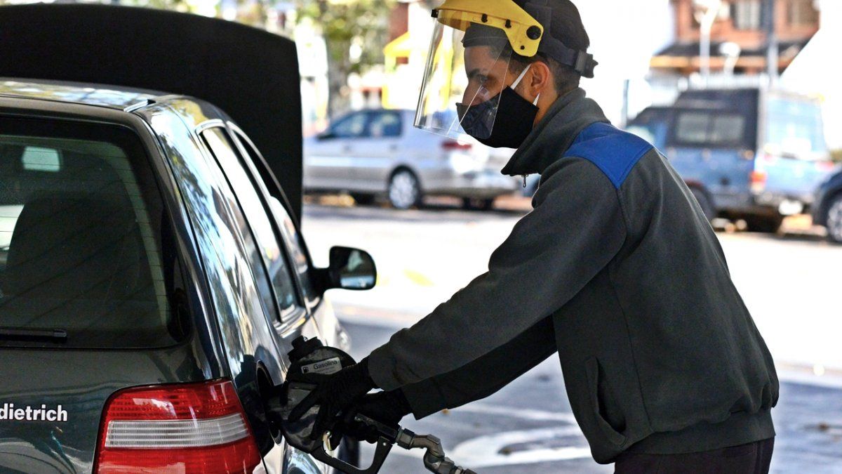 Por la pandemia el nivel de empleo privado tuvo en marzo la mayor caída desde 2002