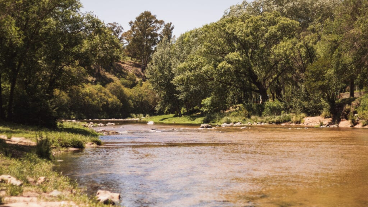 El Cañón de Cajones y los pequeños caseríos muestran la combinación de naturaleza