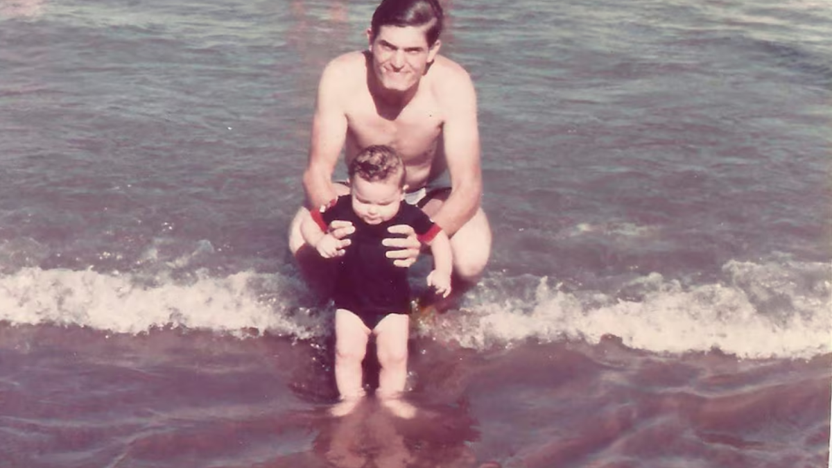 Carlos Martella y su hijo Santiago en unas vacaciones en la costa argentina. Carlos Martella y su hijo Santiago en unas vacaciones en la costa argentina.