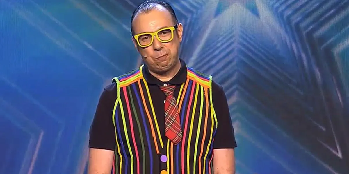 El mago Arsenio Puro se desplomó en el escenario, delante de varias personas que estaban presenciando el show, sin entender lo que sucedía.