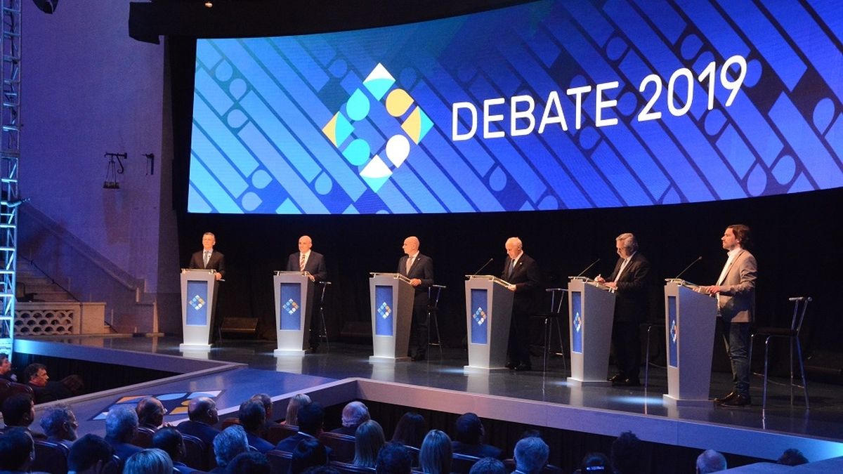 En las elecciones presidenciales de 2019 el primero de los dos debates se realizó en el Paraninfo de la Universidad Nacional del Litoral. En las elecciones presidenciales de 2019 el primero de los dos debates se realizó en el Paraninfo de la Universidad Nacional del Litoral.