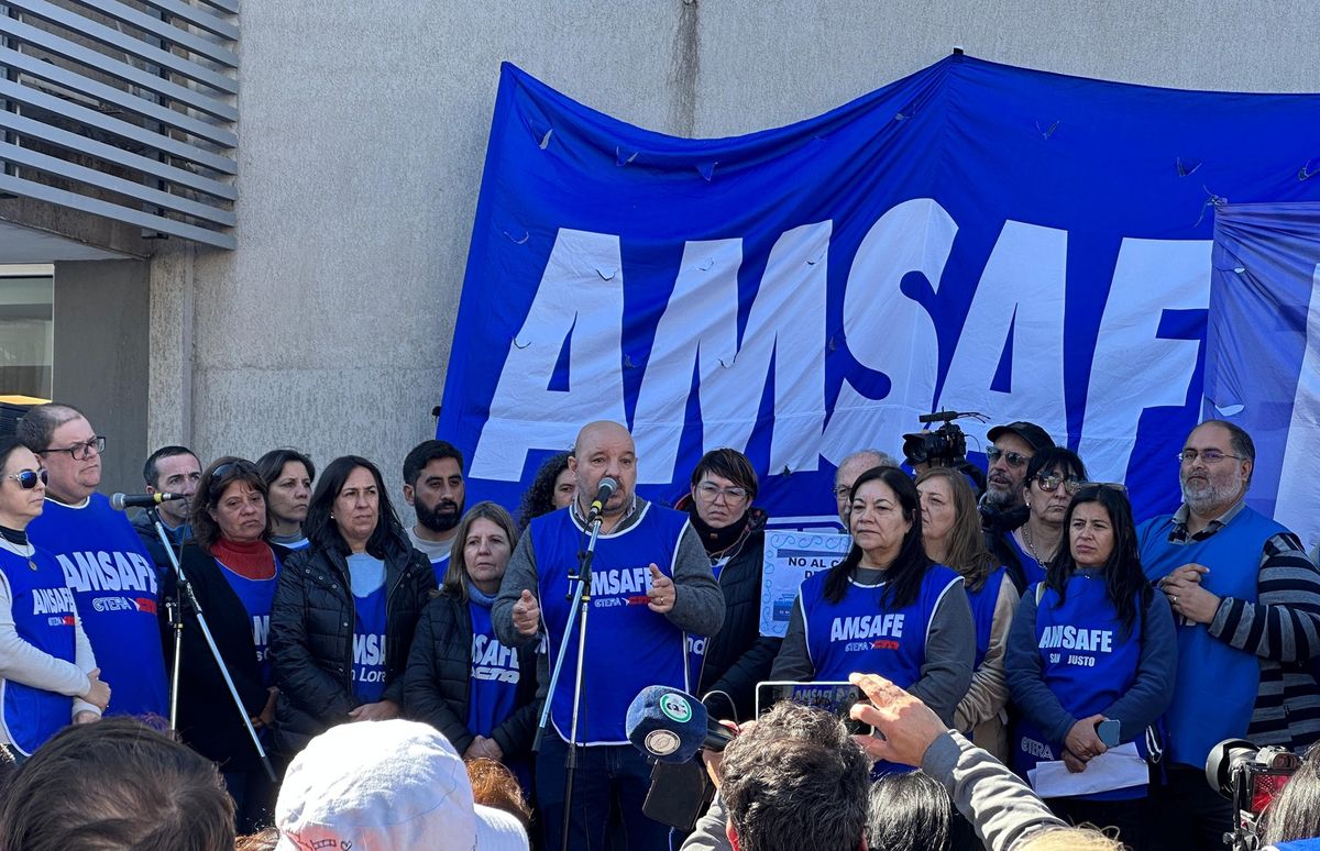 Docentes de Amsafé y Sadop