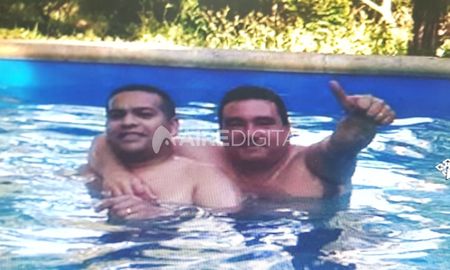 Marcelo Villanúa dice que Fernando González era su chofer, pero que con él no tiene ningún tipo de relación. Esta foto parece demostrar otra cosa. Marcelo Villanúa dice que Fernando González era su chofer, pero que con él no tiene ningún tipo de relación. Esta foto parece demostrar otra cosa.