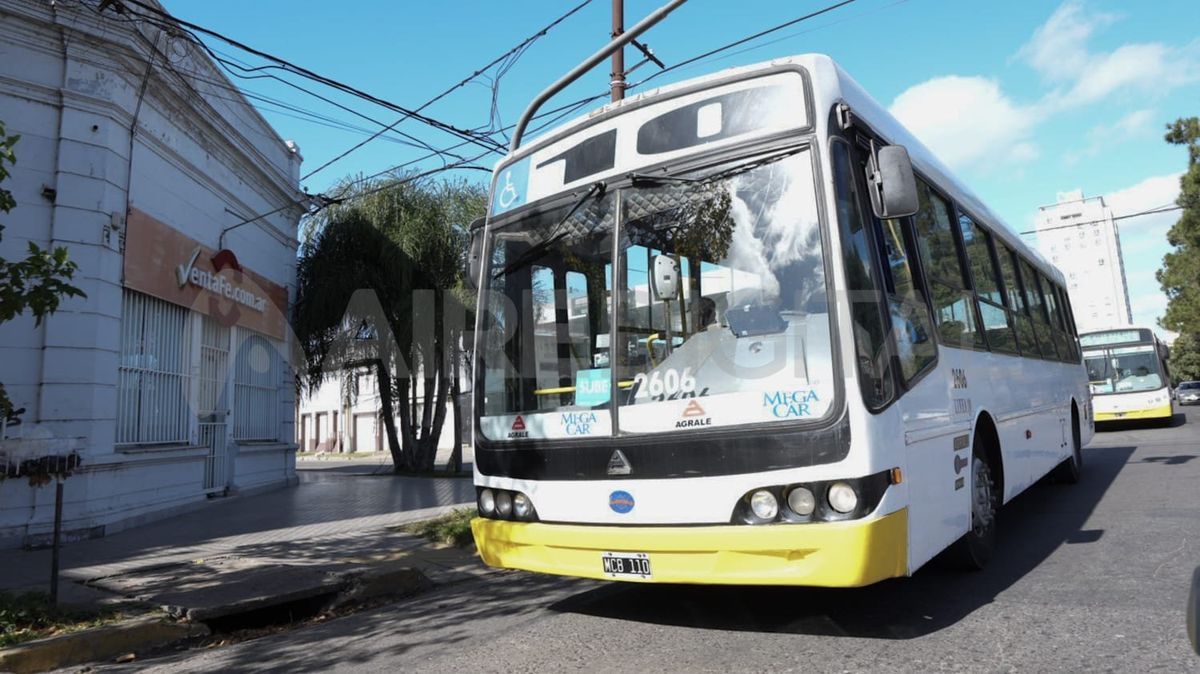 Por cada colectivo que circula en Buenos Aires, la Nación aporta en subsidios casi 1.400.000 pesos mensuales. Por cada colectivo que recorre Santa Fe, apenas 271.000 pesos.