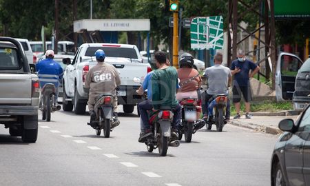 Desde el martes la Policía podrá controlar a las motos en la ciudad de Santa Fe. Desde el martes la Policía podrá controlar a las motos en la ciudad de Santa Fe.