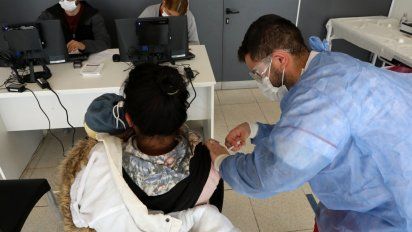 A Santa Fe, las vacunas contra la gripe llegan semanalmente: a qué grupo se recomienda su colocación