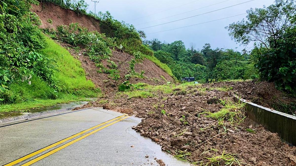 Al menos 17 personas murieron por un alud de tierra en Colombia.