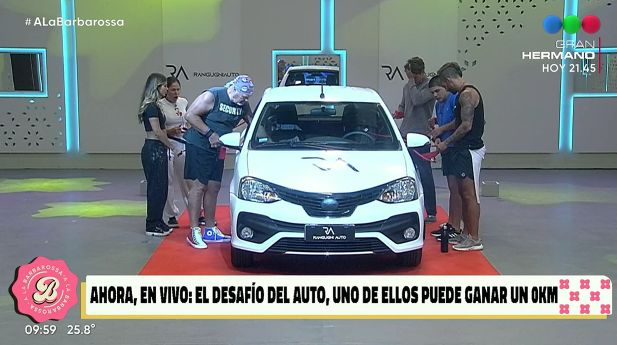 Santiago del Moro inauguró la prueba del auto en Gran Hermano la noche del lunes.