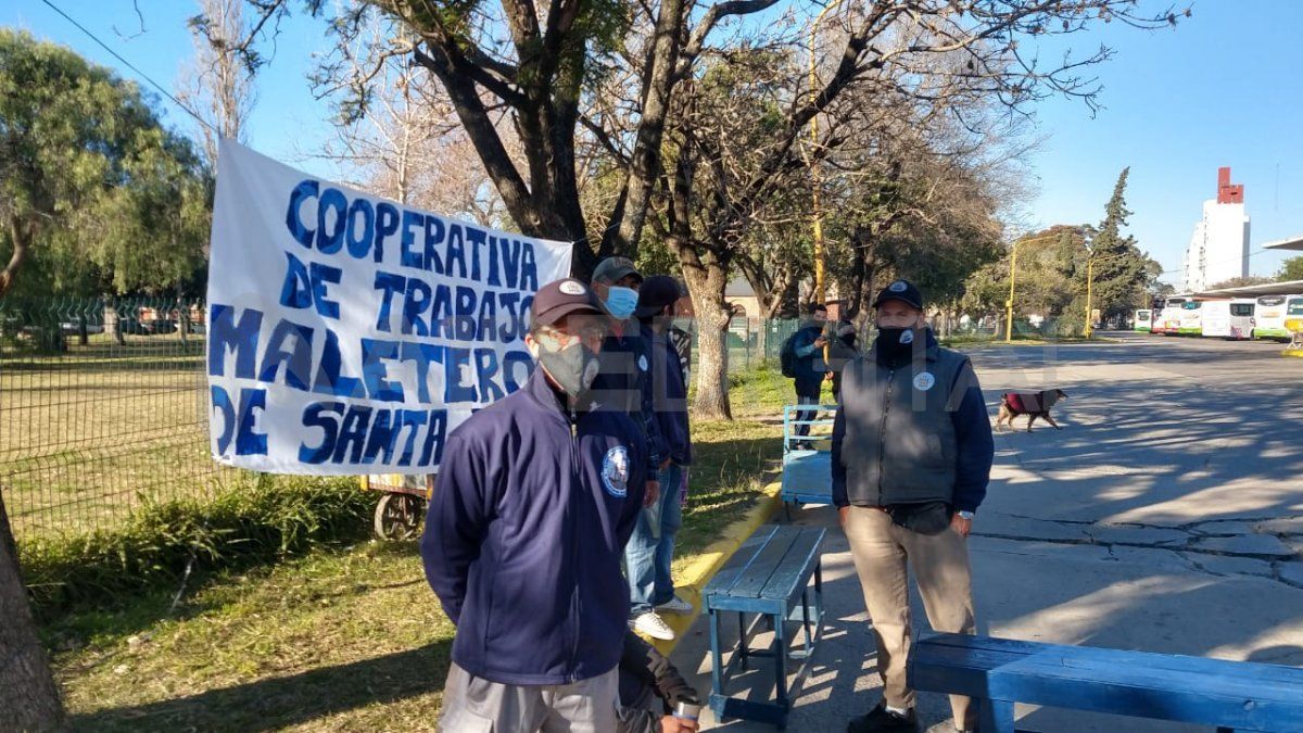 Maleteros advirtieron que la protesta