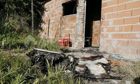 Casa incendiada en Alvear 7300 Casa incendiada en Alvear 7300