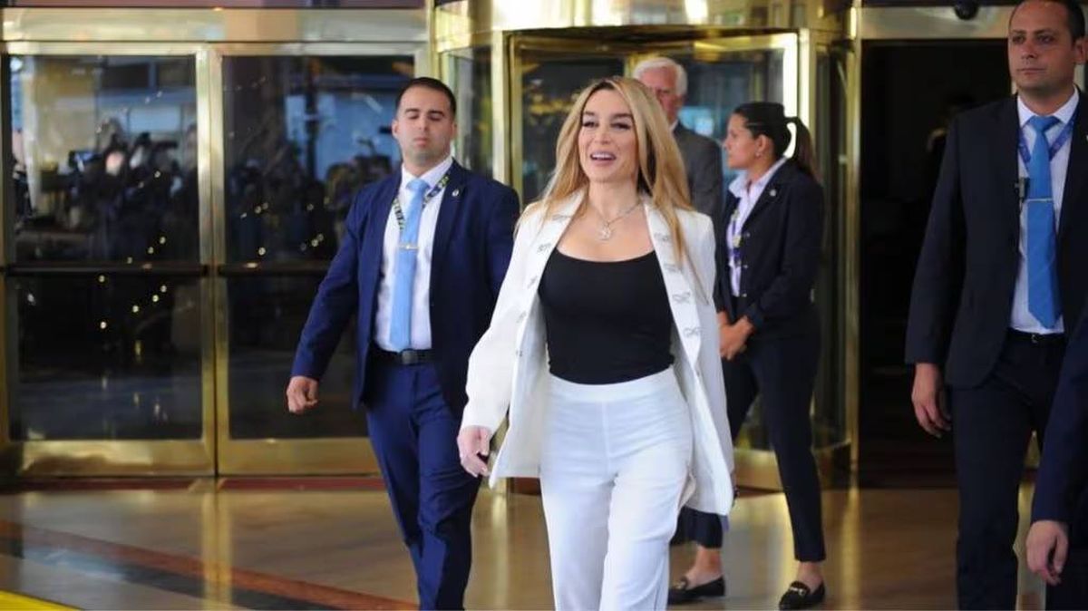 El look de Fátima Florez para la asunción de Javier Milei. El look de Fátima Florez para la asunción de Javier Milei.