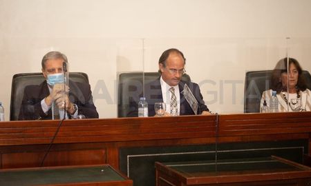El fallo estuvo a cargo de los jueces Luciano Lauría (centro), José María Escobar Cello y María Ivón Vella. El fallo estuvo a cargo de los jueces Luciano Lauría (centro), José María Escobar Cello y María Ivón Vella.