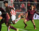 Al término del primer tiempo, Unión y Lanús igualan 0 a 0. Al término del primer tiempo, Unión y Lanús igualan 0 a 0.