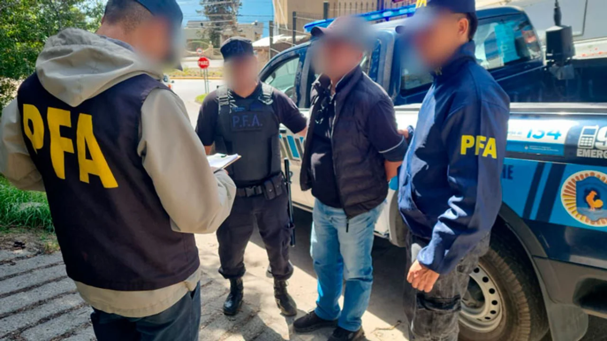 Un ciudadano húngaro tenía pedido de captura internacional y fue extraditado Un ciudadano húngaro tenía pedido de captura internacional y fue extraditado