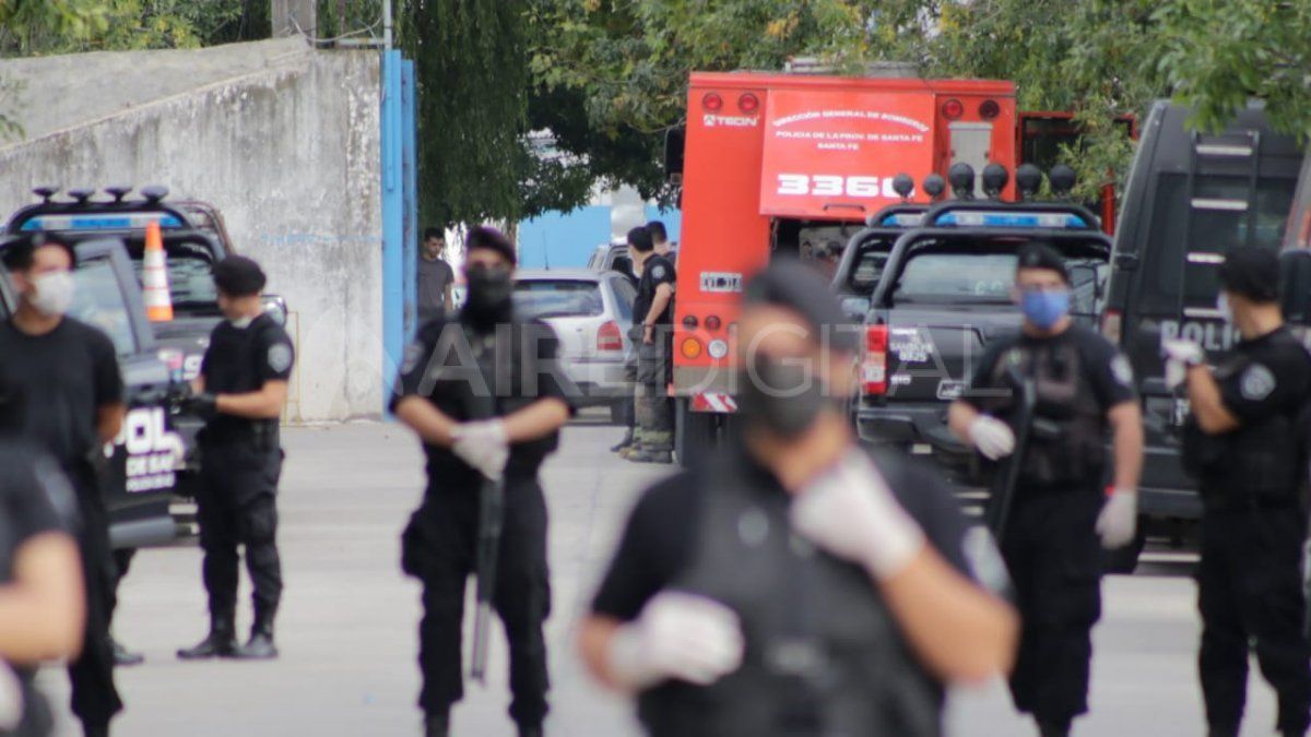 Gritos, disparos y heridos en un conflicto en la Cárcel de Las Flores