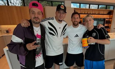 El encuentro de Lionel Messi y Un Poco de Ruido. El encuentro de Lionel Messi y Un Poco de Ruido.