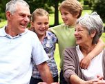 El Día de los Abuelos y Abuelas se celebra el 26 de julio y tiene como finalidad homenajear a aquellos adultos que ya tienen nietos y ejercen un rol fundamental en las familias. El Día de los Abuelos y Abuelas se celebra el 26 de julio y tiene como finalidad homenajear a aquellos adultos que ya tienen nietos y ejercen un rol fundamental en las familias.