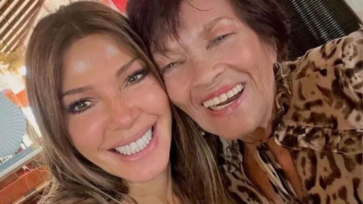 Catherine Fulop compartió su angustia por la salud de su madre en las redes sociales.