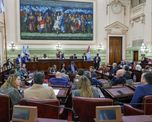 La Asamblea Legislativa de la Provincia de Santa Fe, presidida por el Presidente Provicional del Senado, Felipe Michlig, se reunió este jueves en el recinto de la Cámara de Diputadas y Diputados y prestó acuerdo a 17 pliegos remitidos por el Poder Ejecutivo. La Asamblea Legislativa de la Provincia de Santa Fe, presidida por el Presidente Provicional del Senado, Felipe Michlig, se reunió este jueves en el recinto de la Cámara de Diputadas y Diputados y prestó acuerdo a 17 pliegos remitidos por el Poder Ejecutivo.