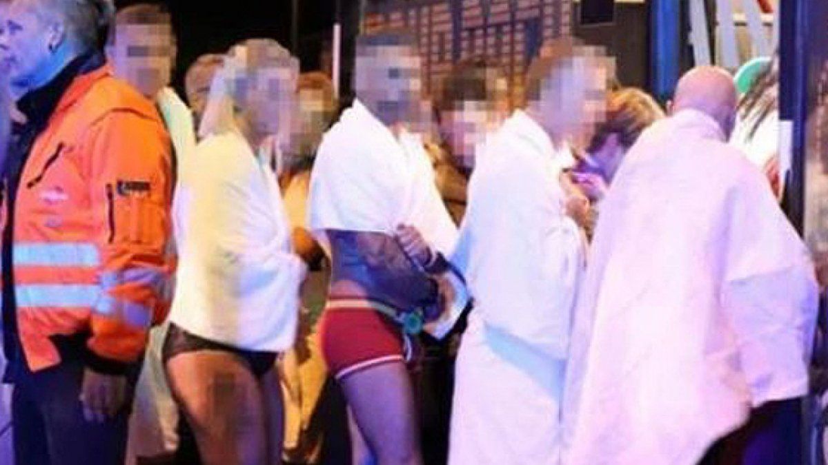 Estaban en plena fiesta sexual en un club swinger, se desató un incendio y terminaron evacuados