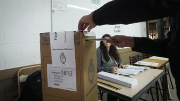 A poco de cerrar las urnas, a nivel nacional votó el 58,5 % del padrón electoral