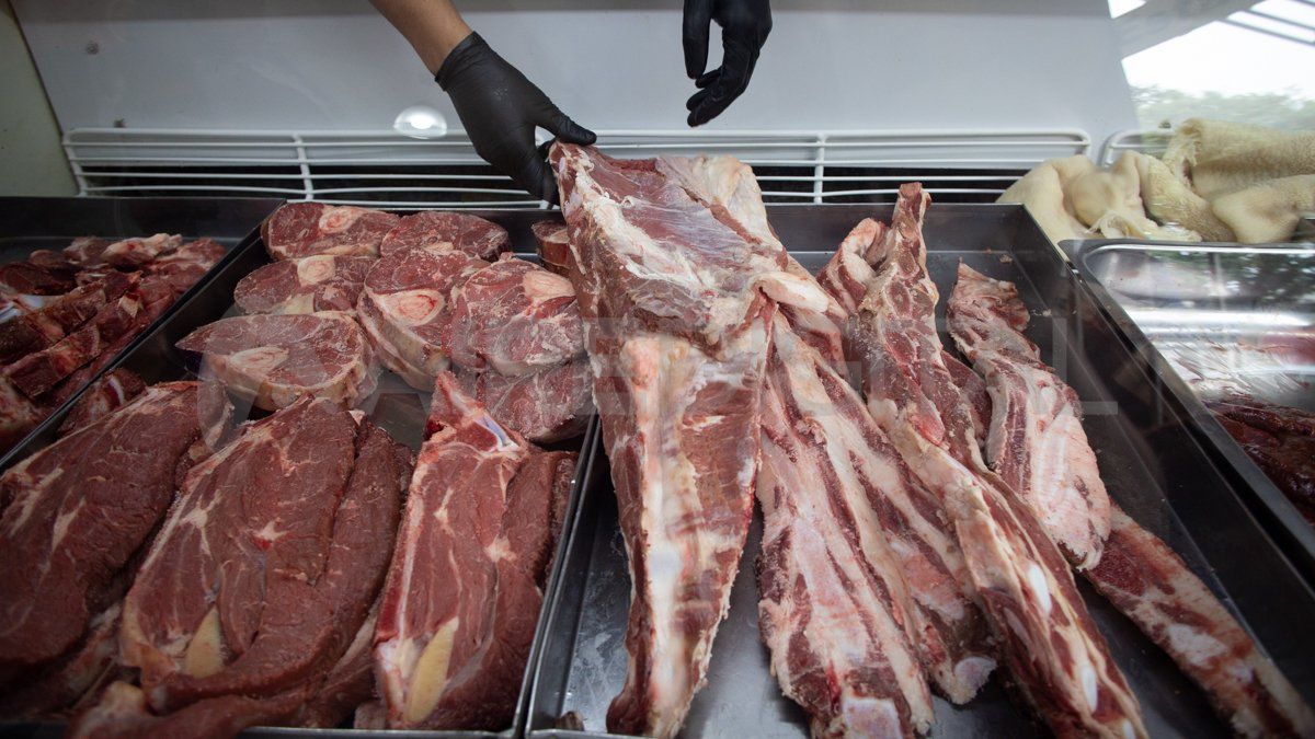 El abril, volverán a evaluar las condiciones para la continuidad de las rebajas, siempre bajo un esquema de revisión trimestral.