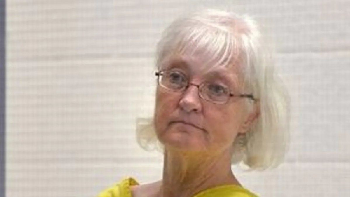 Se trata de Marilyn Hartman, una señora de 69 años que nunca llevaba pasajes ni pasaportes al subirse al avión. 